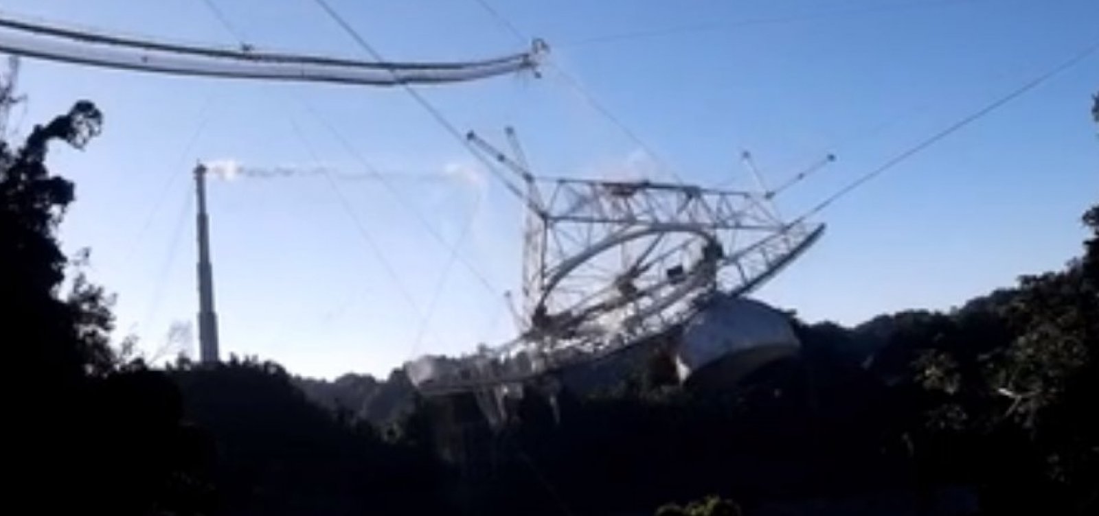 Telescópio de Arecibo desaba e fica destruído em Porto Rico; veja vídeo 