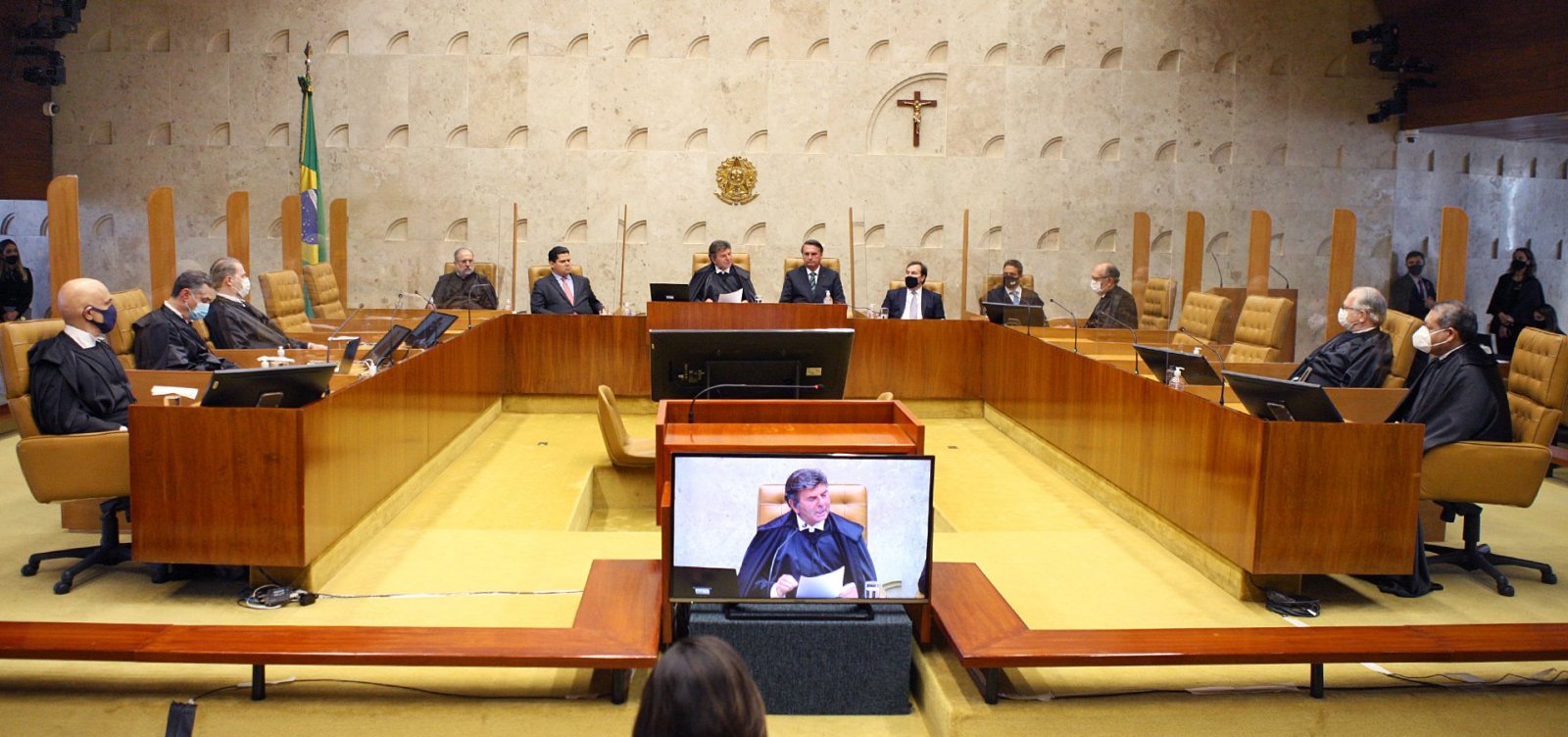 Placar no STF para admitir reeleição de Alcolumbre e Maia é de 4 votos a 3
