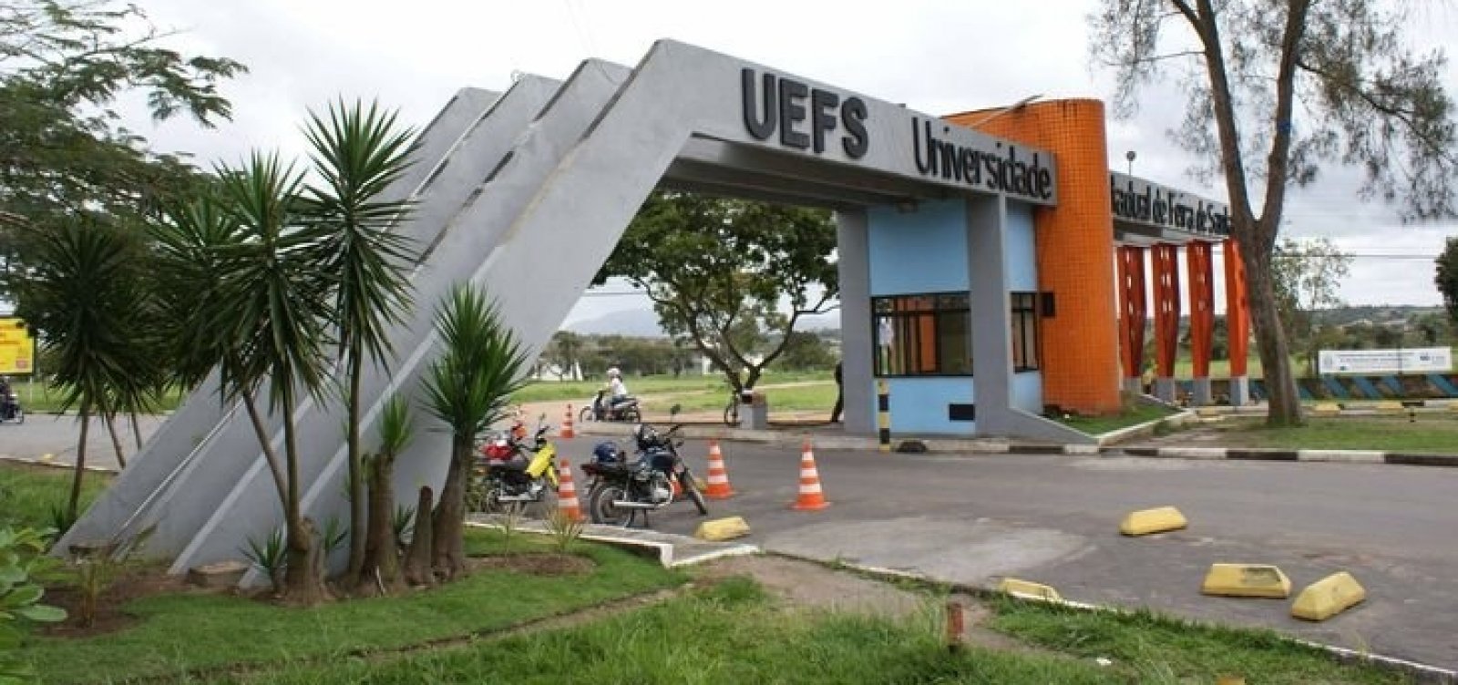 Uefs abre processo seletivo para residência na área de saúde