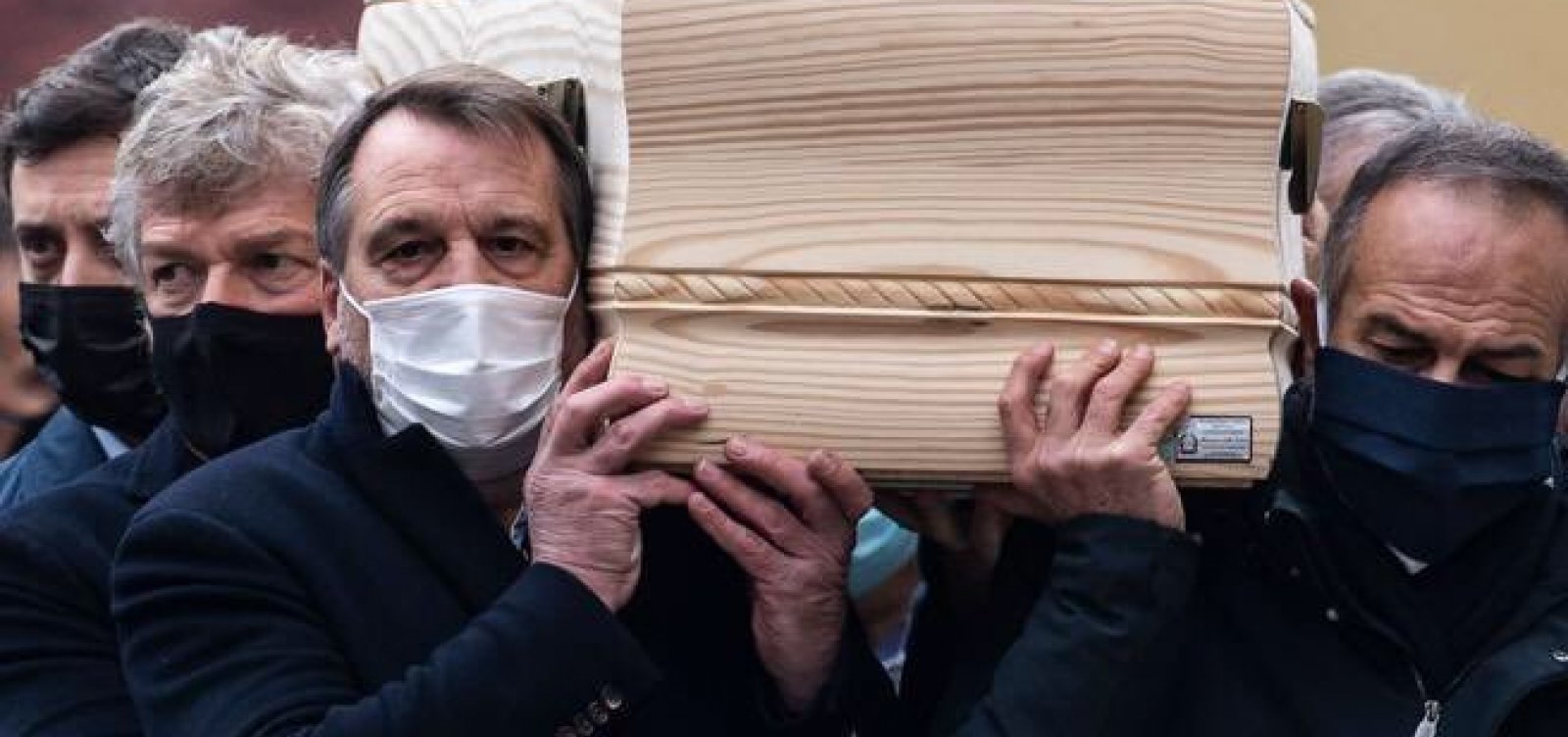 Ladrões invadem casa onde morava Paolo Rossi durante o seu funeral