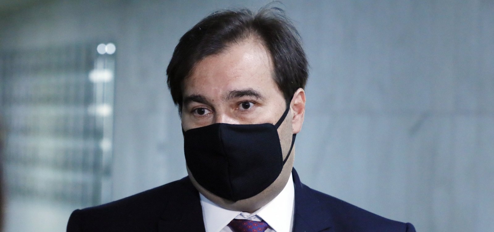 Presidente da Câmara diz que impeachment contra Bolsonaro tiraria foco do coronavírus