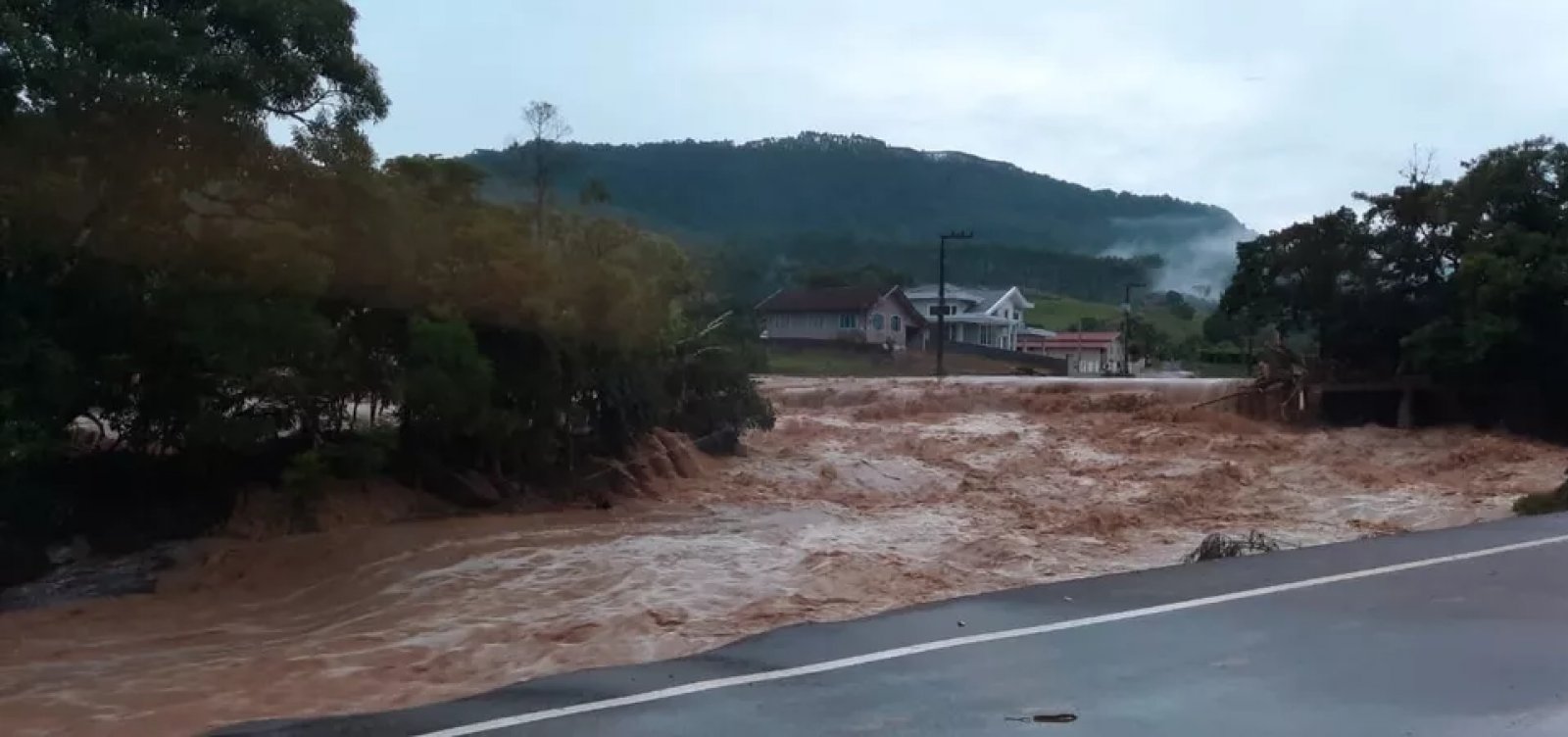 Santa Catarina: chuva forte atinge estado e deixa ao menos sete mortos