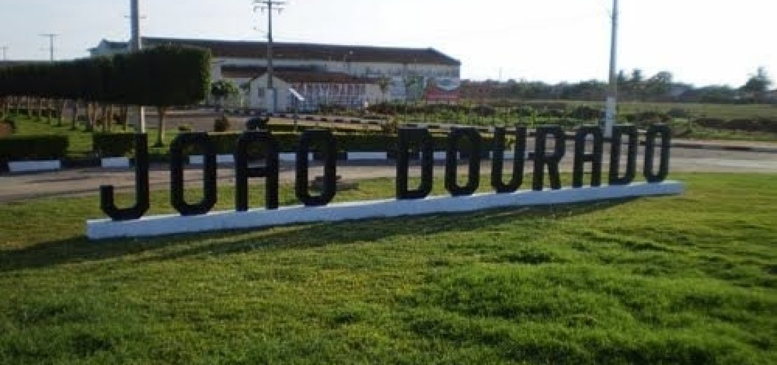 Vice-prefeita eleita em João Dourado tem candidatura impugnada pelo TSE; decisão impede posse de prefeito