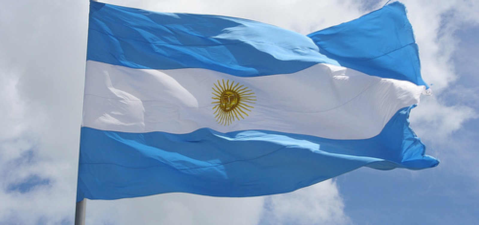 Argentina restringe entrada e saída do país por aeroportos