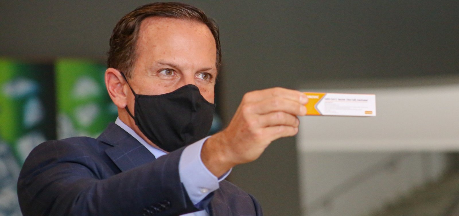 Brasil pode ser o primeiro país do mundo a dar aval à Coronavac