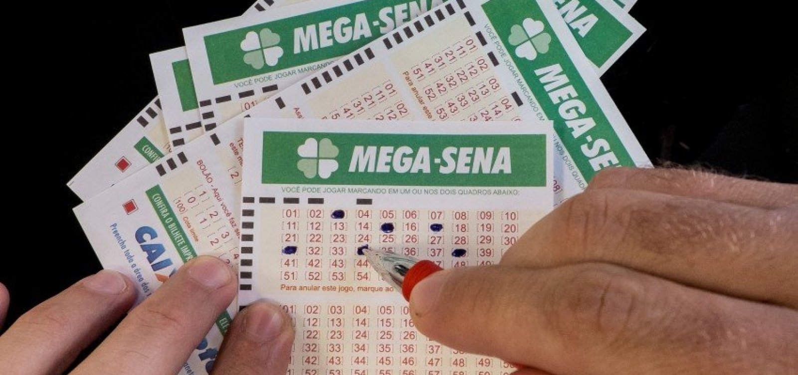Ninguém acerta números da Mega-Sena e prêmio chega a R$ 8 milhões