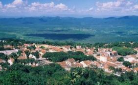 Moradores do noroeste do Ceará são surpreendidos com chuva de granizo