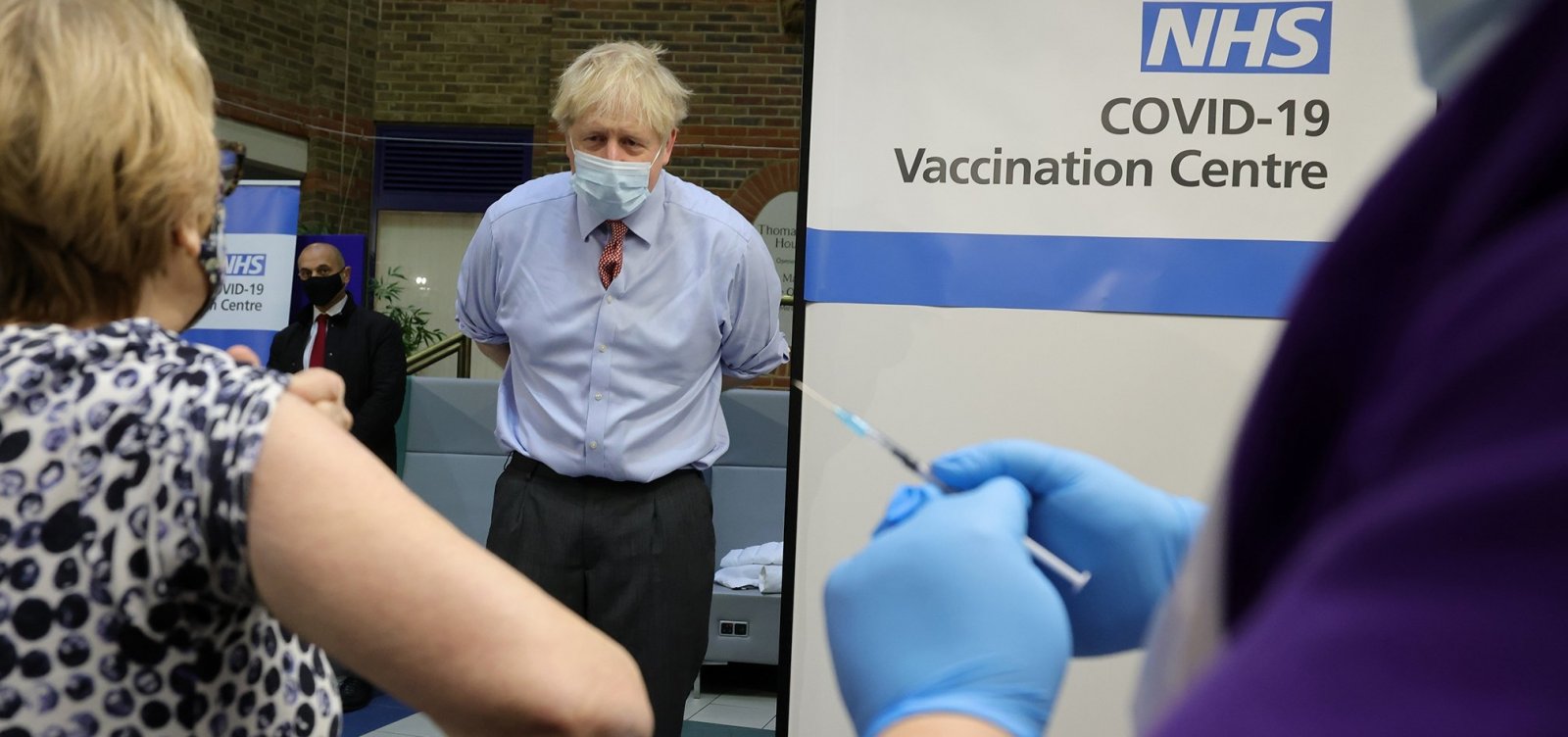 Com nova variante, Reino Unido bate recorde de mortes desde o início da pandemia