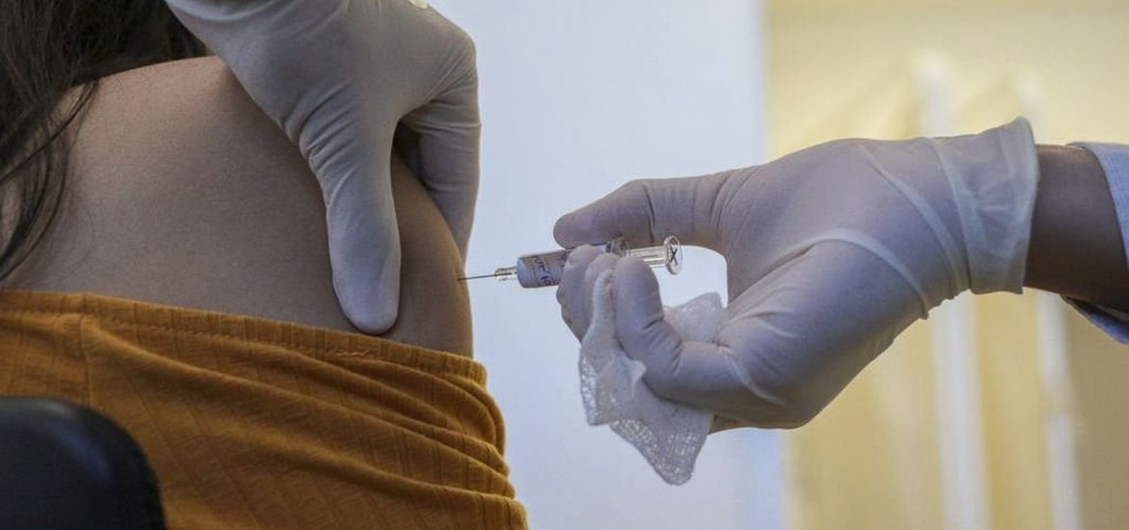 Governo proíbe que empresas comprem vacinas contra Covid-19 para funcionários 
