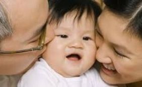 China: Assembleia Popular aprova fim da política do filho único