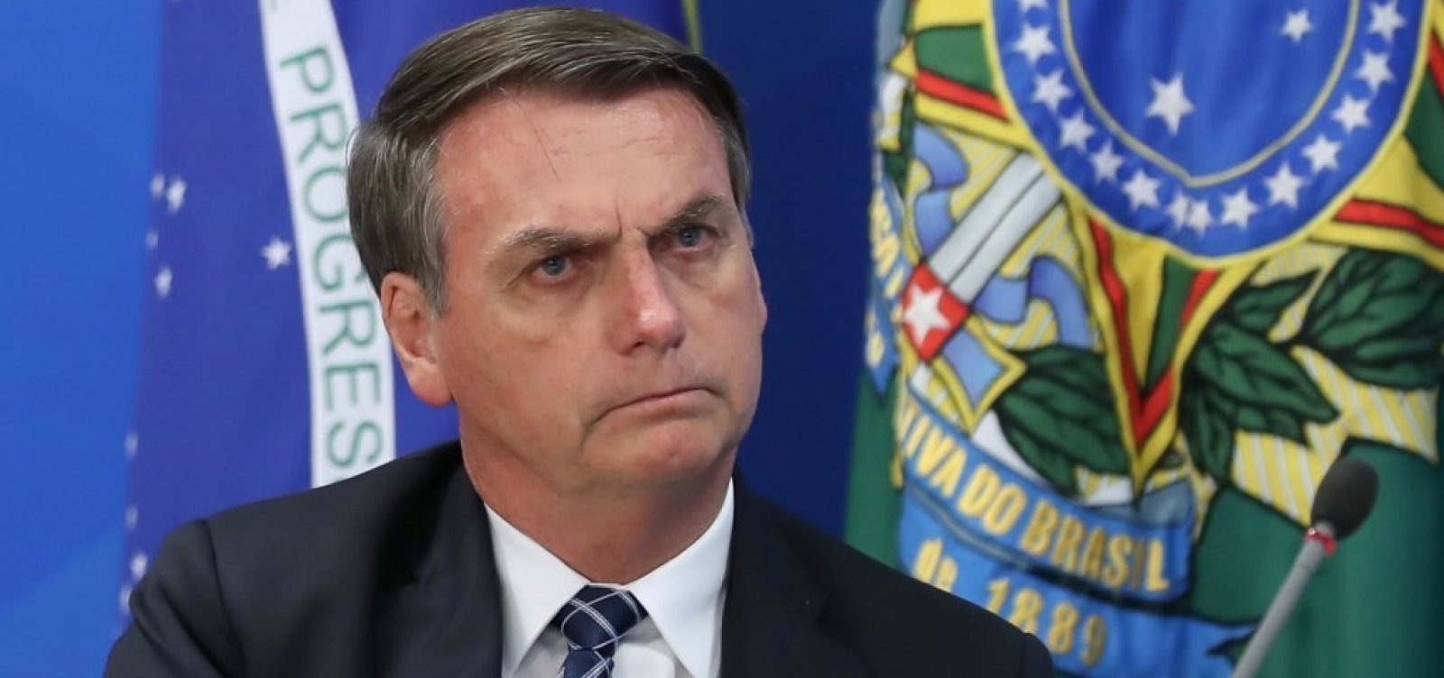 Contrariando Anvisa e ciência, Bolsonaro diz que vacina 'não está comprovada cientificamente'