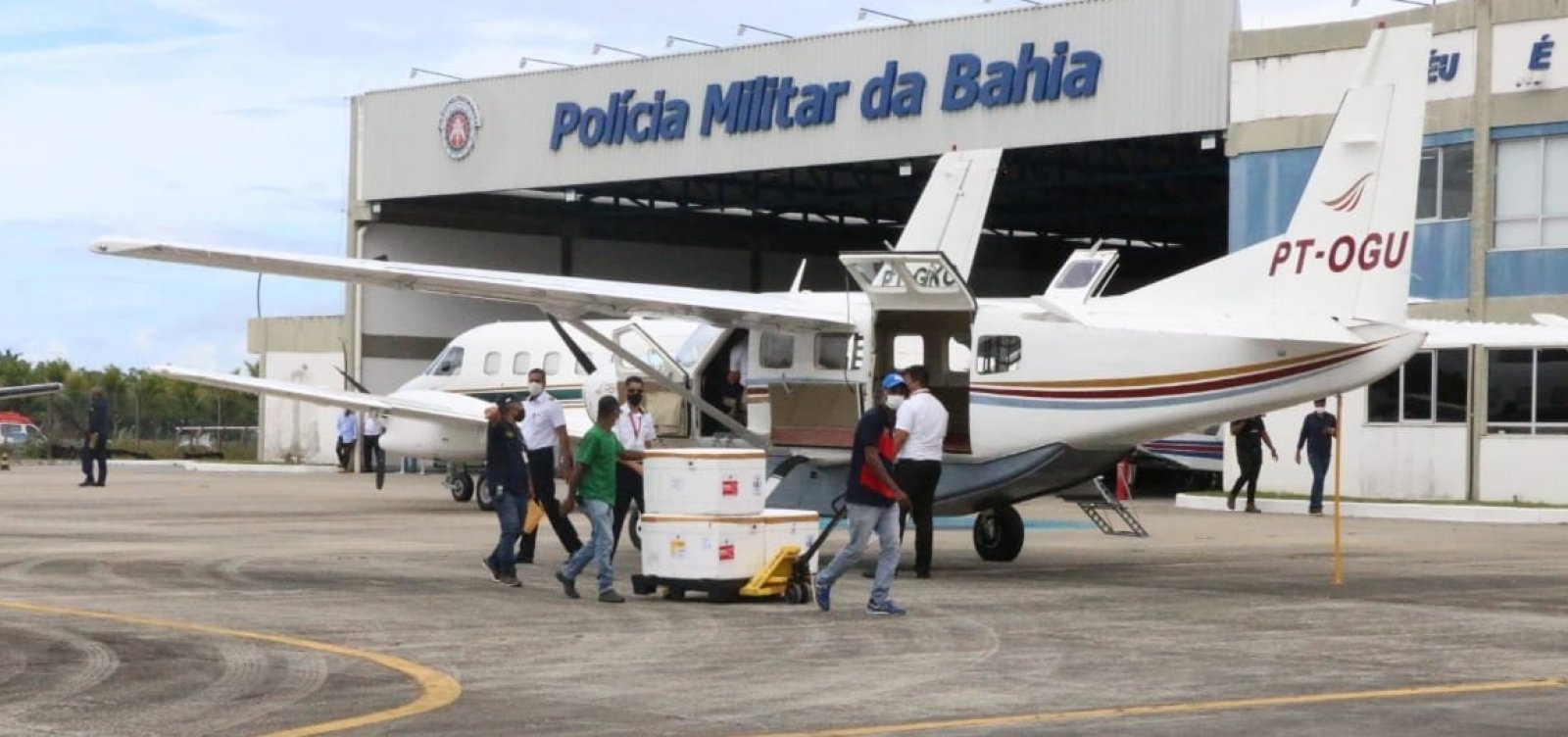 Aeronaves fazem distribuição de vacinas pelo interior da Bahia