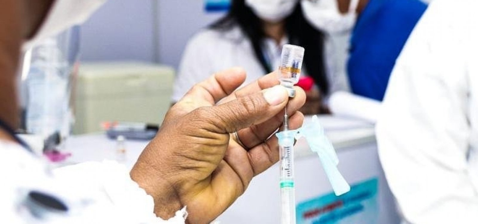 AstraZeneca diz que não poderá disponibilizar vacinas para o setor privado