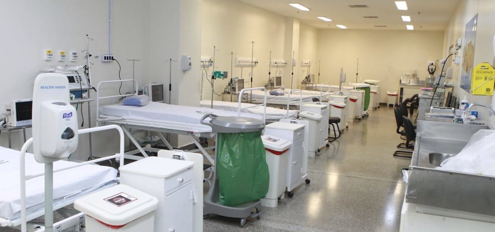 'Vão morrer na rua', diz assessor da Saúde sobre 600 pacientes sem vaga em hospitais de Manaus
