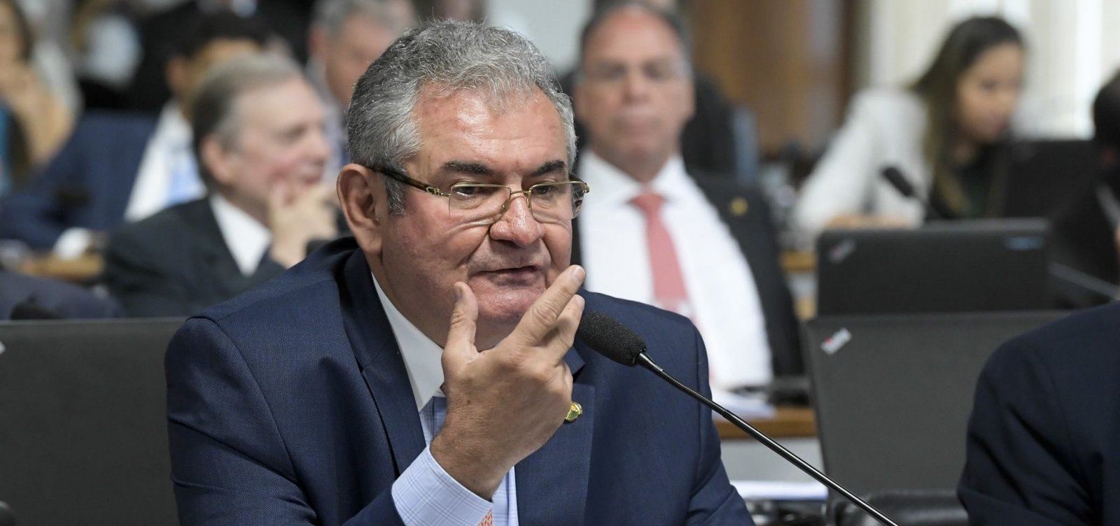 Presidente da CPI das Fake News recebeu R$ 40 milhões de verba extra do governo, diz jornal