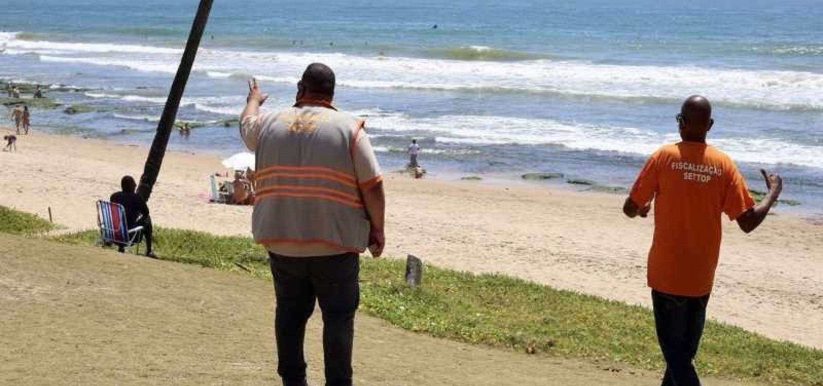 Prefeitura de Lauro de Freitas prorroga decreto que proíbe comércio informal nas praias