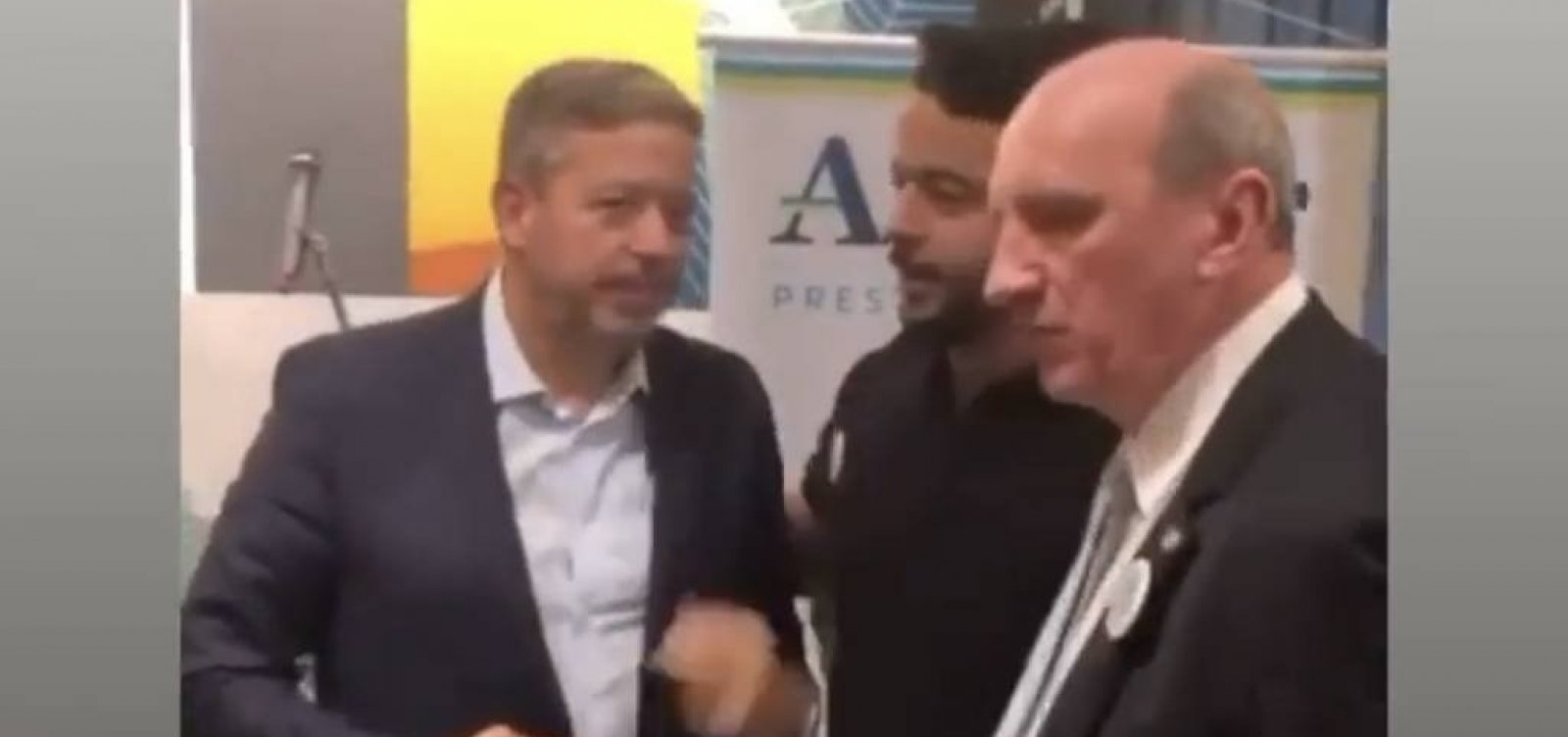Com presença de deputados baianos, parlamentares promovem aglomeração em apoio a Arthur Lira