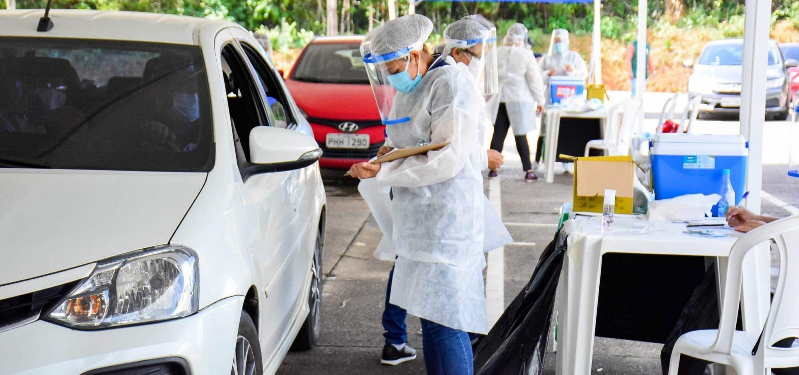 Feira de Santana suspende vacinação em drive-thru