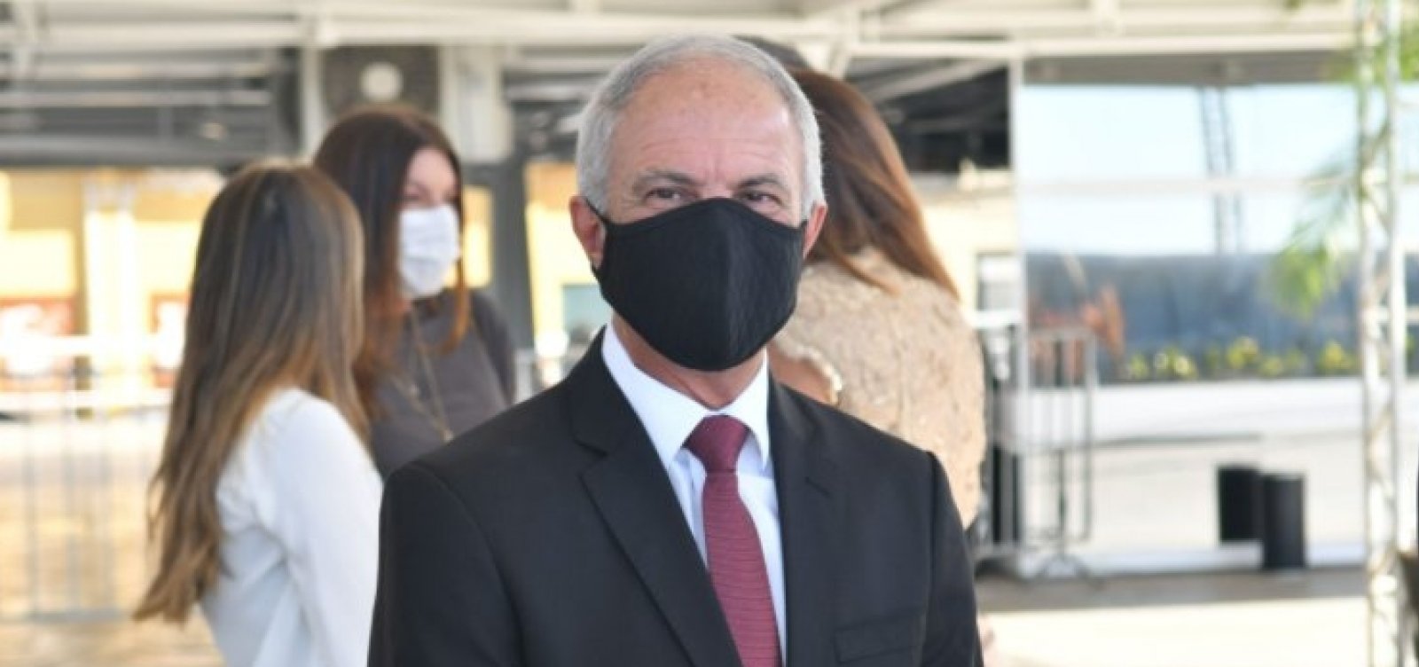 Aulas da rede municipal retornam no dia 18, afirma secretário de Educação