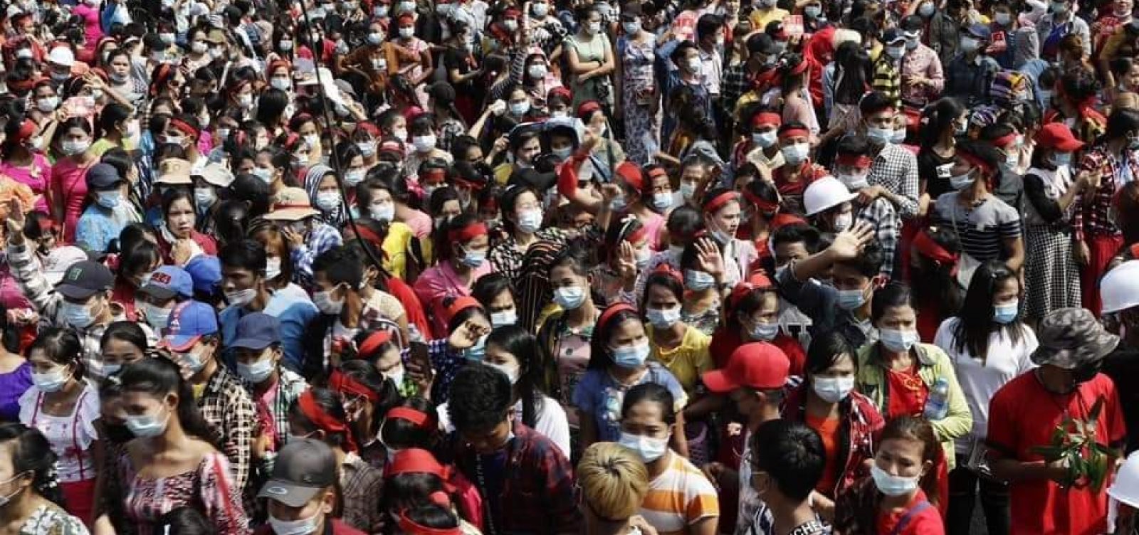 Myanmar: governo militar bloqueia internet em meio a protestos