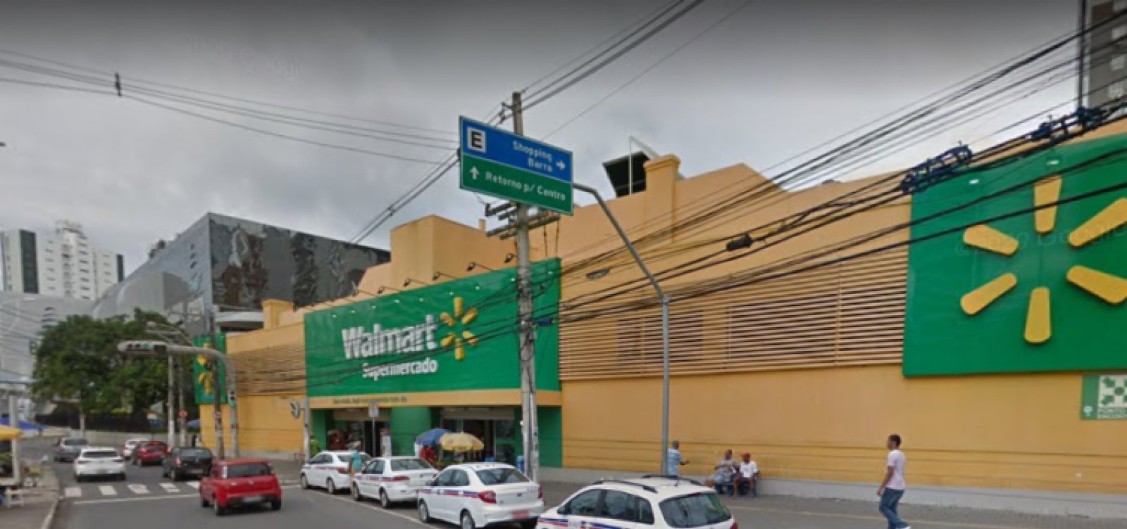 Princípio de incêndio atinge lanchonete de supermercado no Chame-Chame
