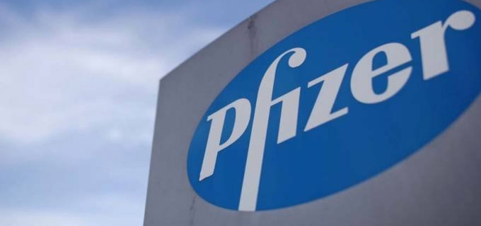Vacina da Pfizer conseguiu neutralizar três variantes do coronavírus, diz estudo