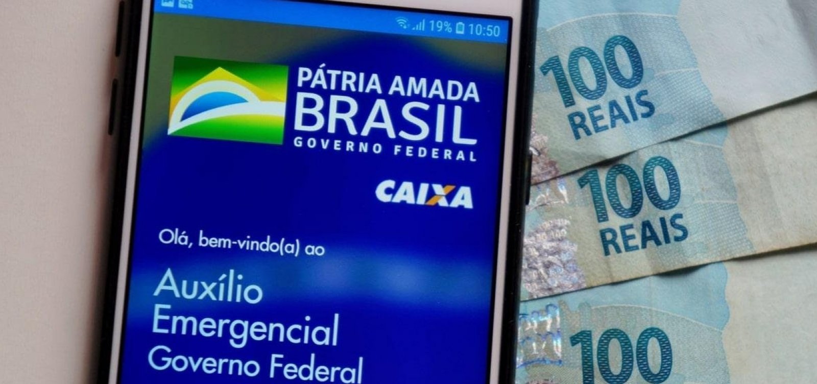 Auxílio emergencial: Governo estuda 'imposto temporário' para bancar nova rodada do benefício