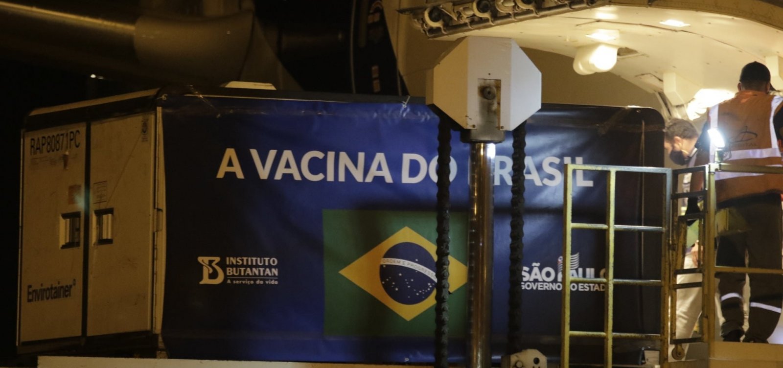 Insumos para produção de 8,7 milhões de doses da Coronavac chegam em SP