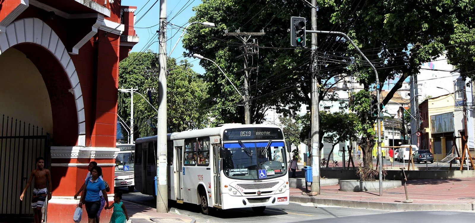 Baixa dos Sapateiros: transporte é principal questão da região e opiniões divergem