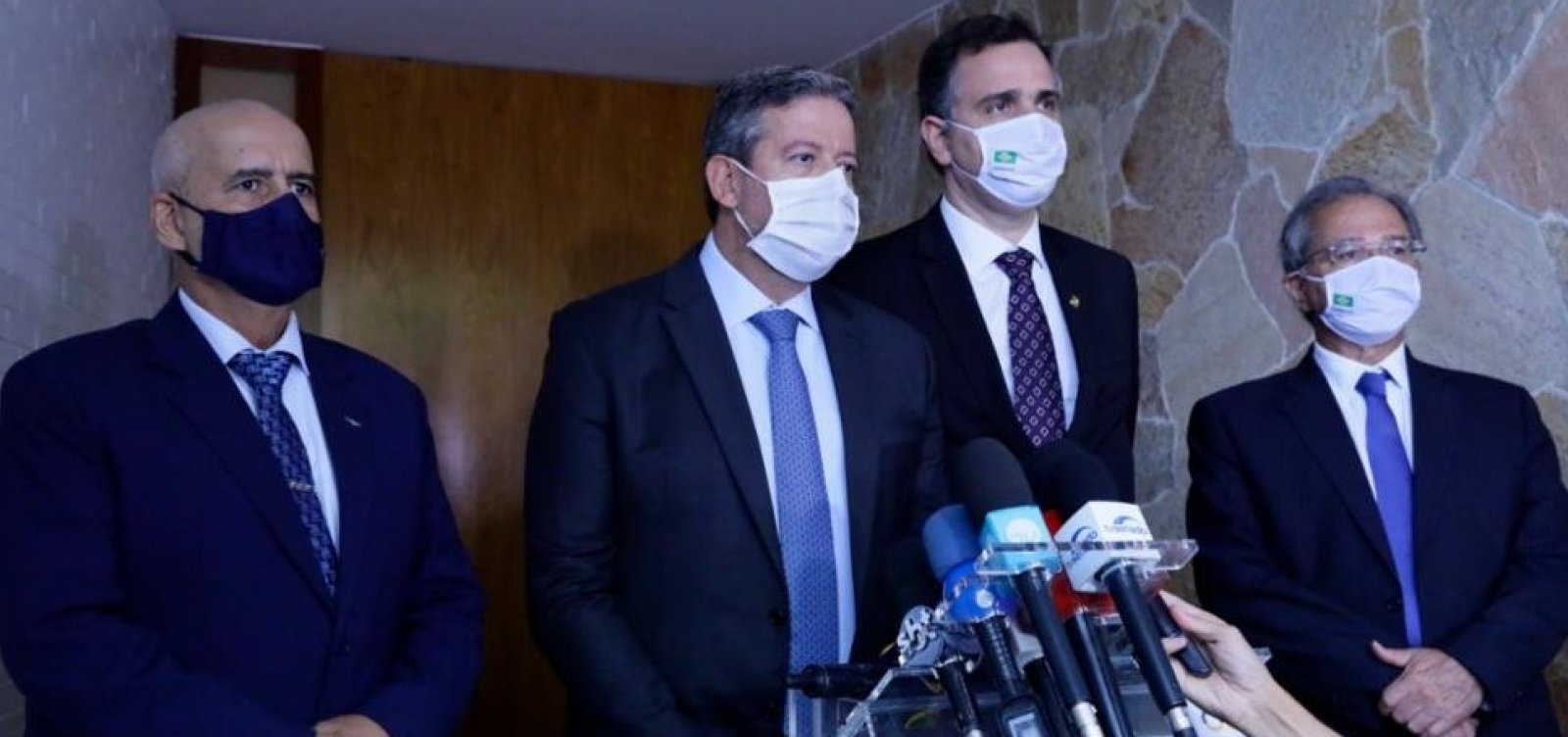 Lira se reúne com Fux, minimiza 'crise' com STF e classifica prisão de deputado como 'fora da curva'