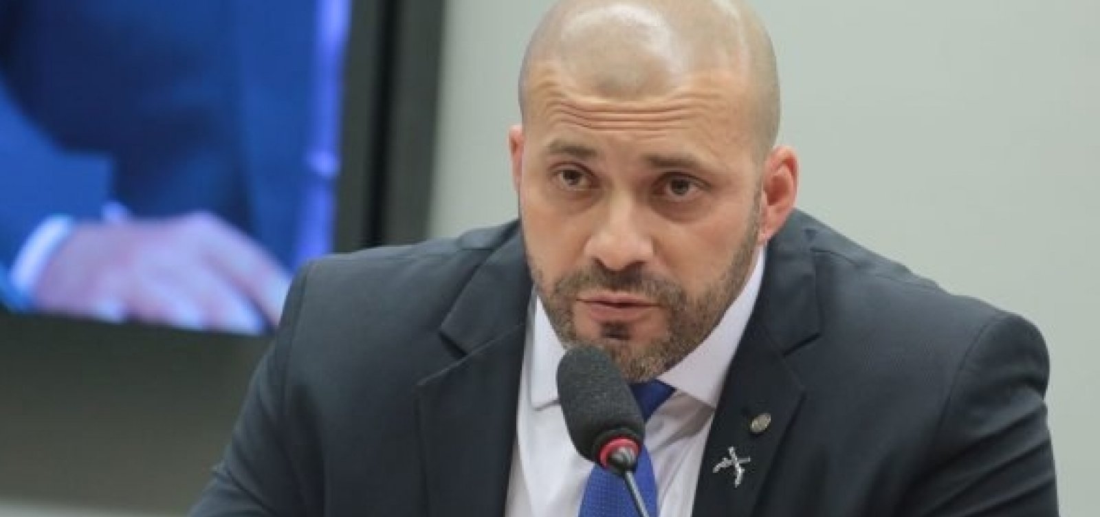 Contas do Facebook e Instagram de Daniel Silveira são bloqueadas