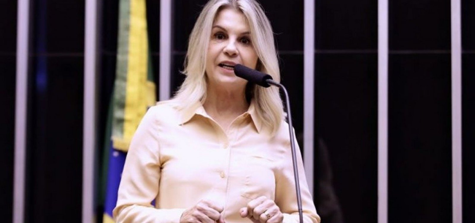Deputada bolsonarista pró-cloroquina é imunizada com Coronavac, mas diz que preferia outra vacina