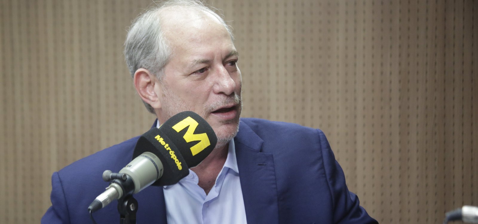 Atraso em vacinação é fruto de 'confusão diplomática' do governo Bolsonaro, diz Ciro Gomes