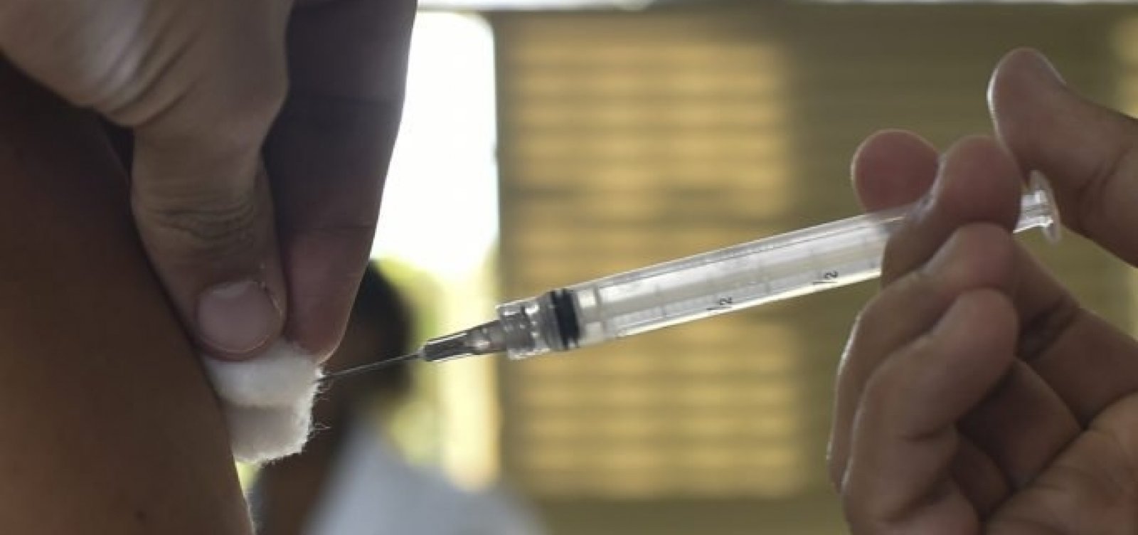 Com retomada da vacinação, 513 mil profissionais da saúde serão imunizados na Bahia