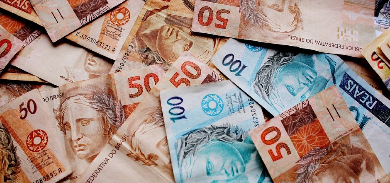 Renda média no Brasil foi R$ 1.380 em 2020; confira os maiores rendimentos