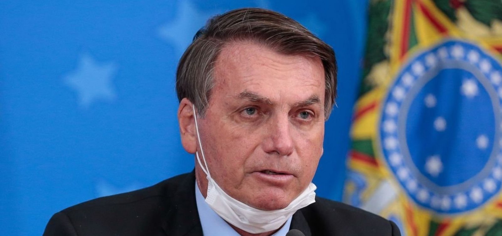 Bolsonaro usa enquete on-line para criticar uso de máscaras; cientistas questionam a pesquisa