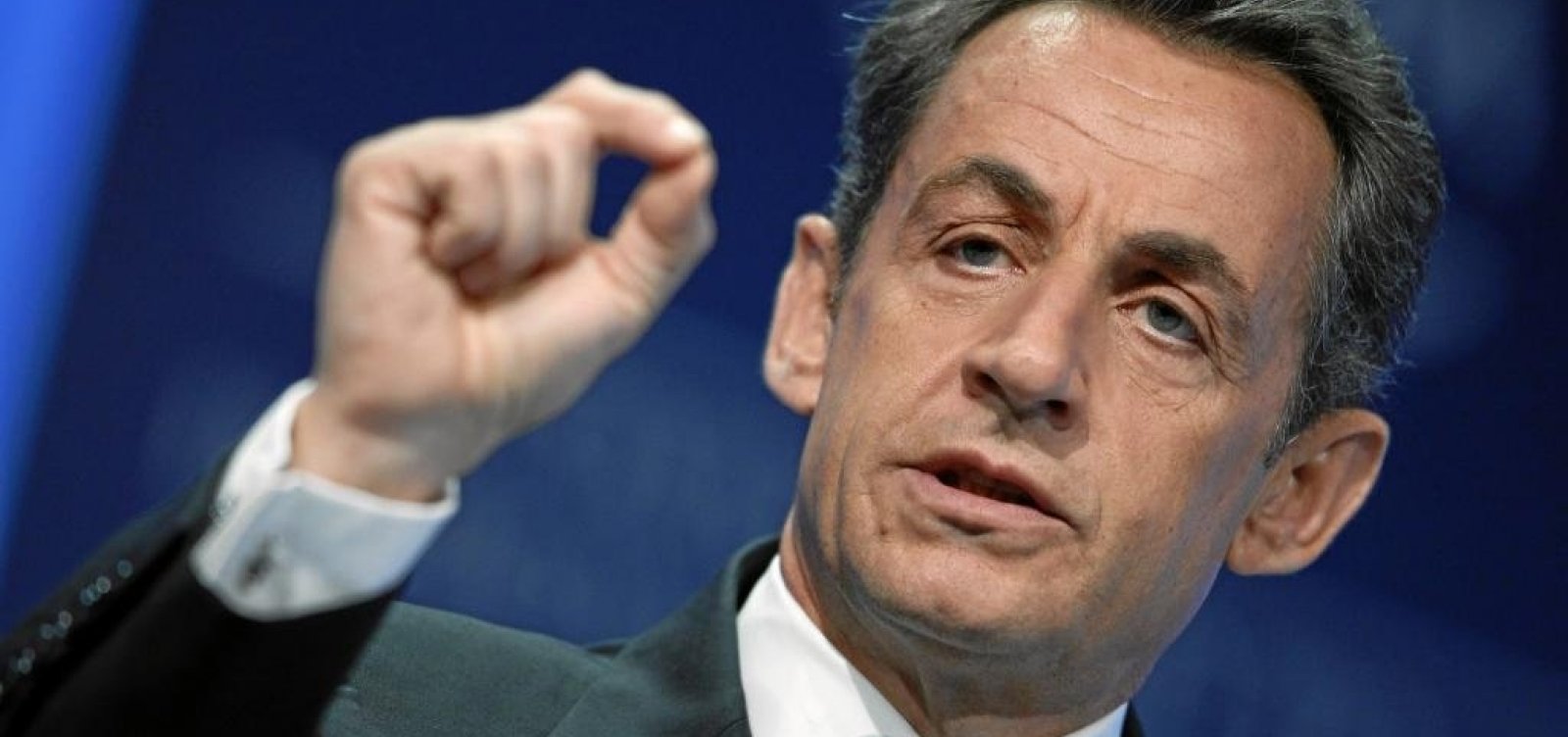 Ex-presidente da França, Nicolas Sarkozy é condenado a três anos de prisão