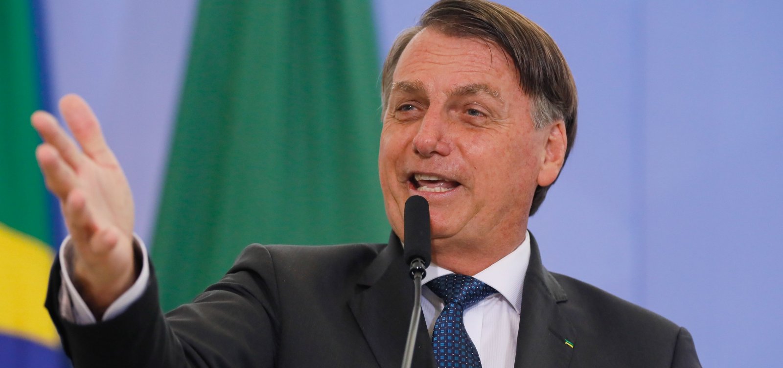 Bolsonaro desiste de fazer pronunciamento em rádio e TV