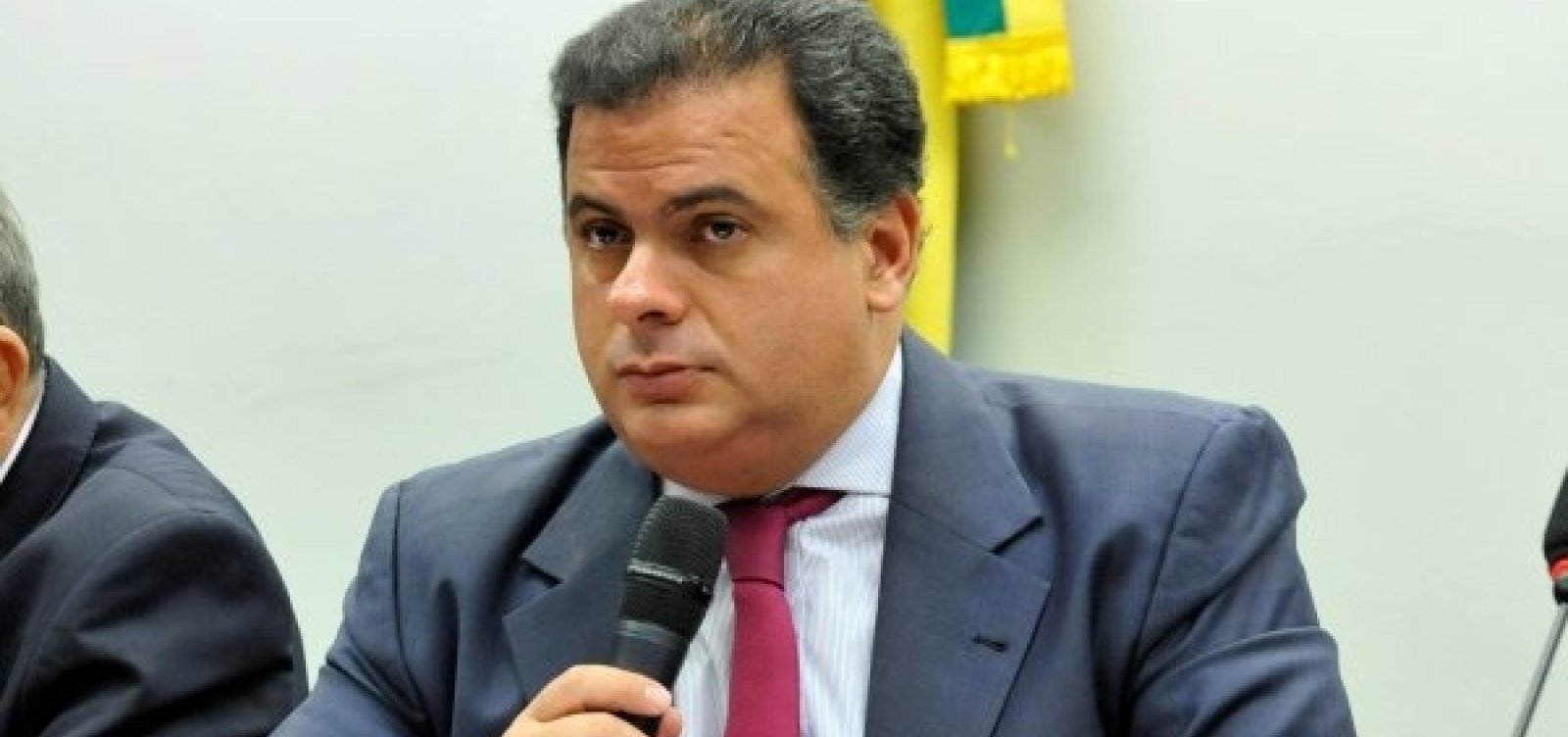 Ex-assessor de Jonga Bacelar é acusado de intermediar compra de testes de Covid superfaturados