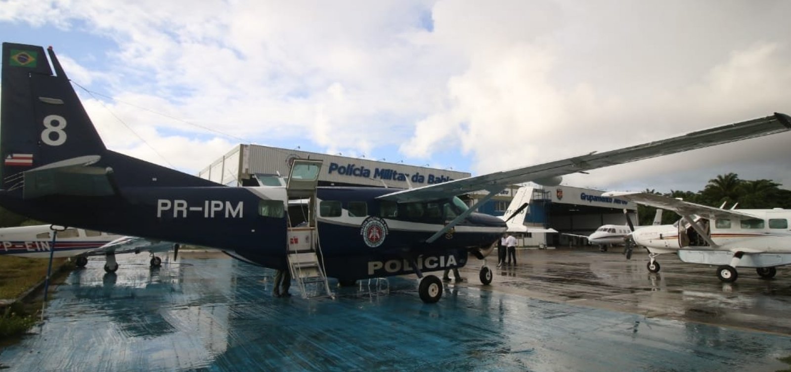 Aeronave se choca com animal ao transportar vacinas contra Covid-19