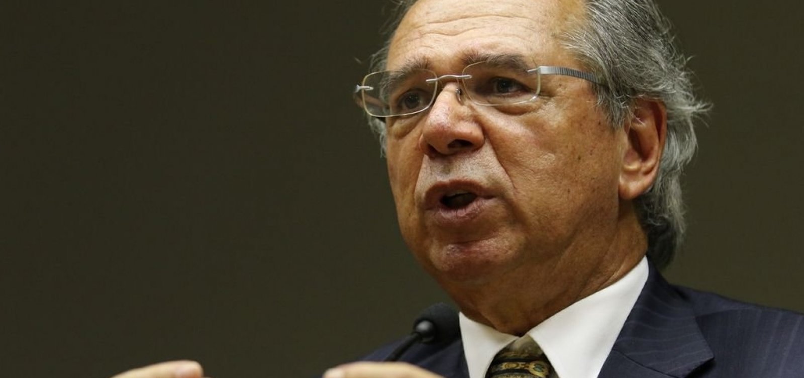 Guedes anuncia antecipação de 13º de beneficiários do INSS