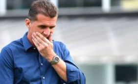 Vagner Mancini critica segundo tempo do Vitória e pede apoio da torcida