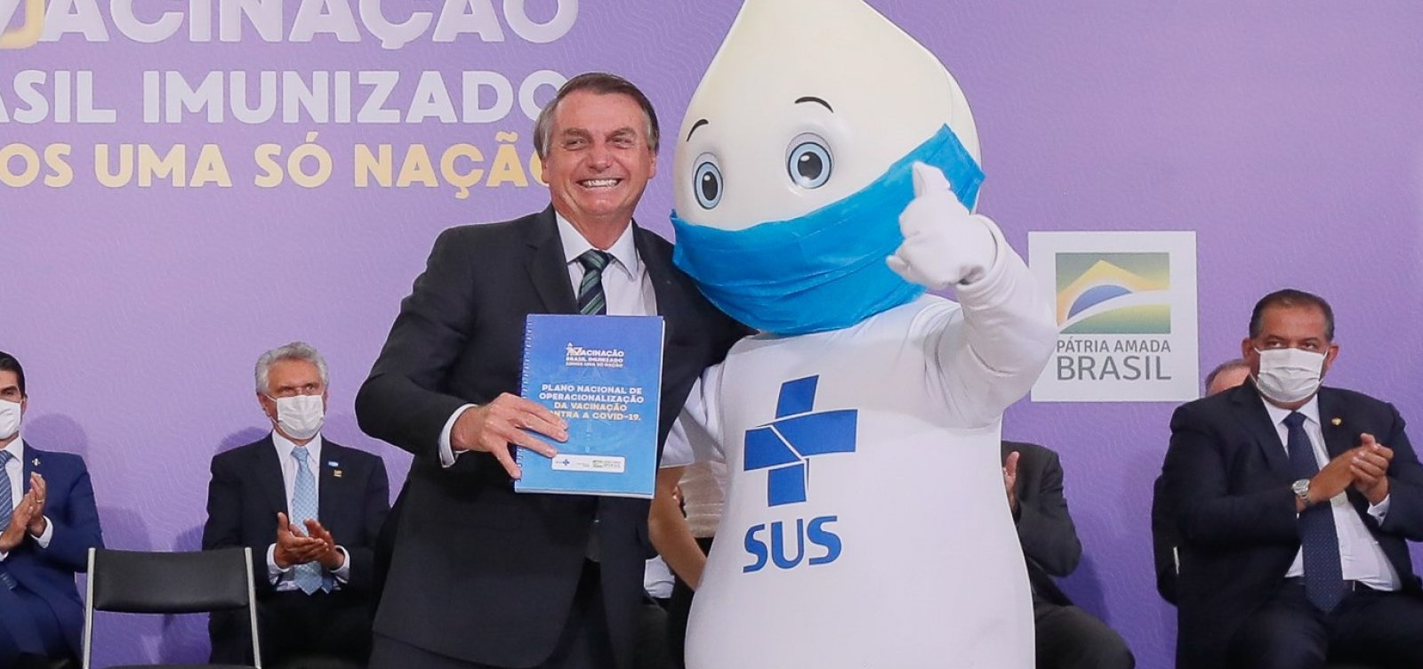 Bolsonaro promete entrar na fila para se vacinar contra a Covid-19