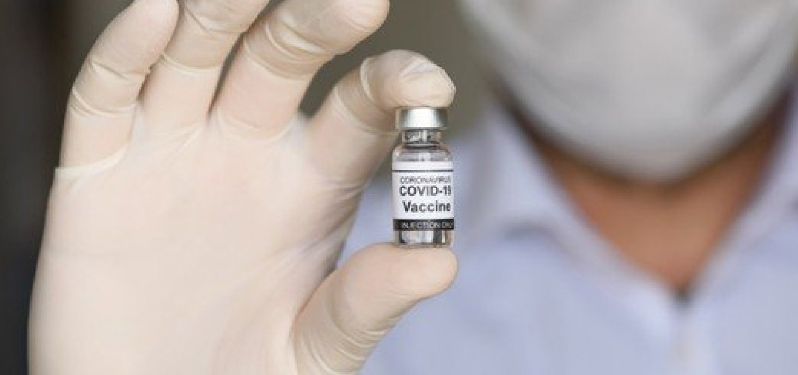 Governo federal dispensa licitação para compra das vacinas da Janssen e Pfizer