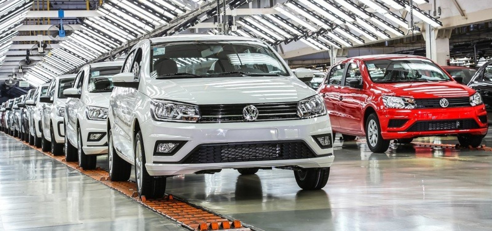 Com agravamento da pandemia, Volkswagen suspenderá produção no Brasil 