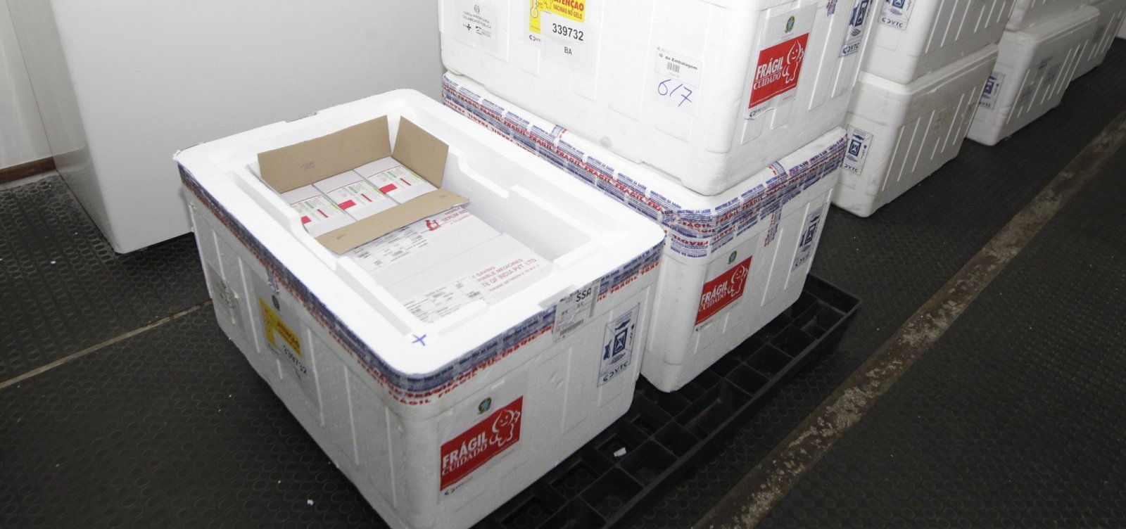 Bahia recebe maior carga de vacinas desde início da campanha de imunização