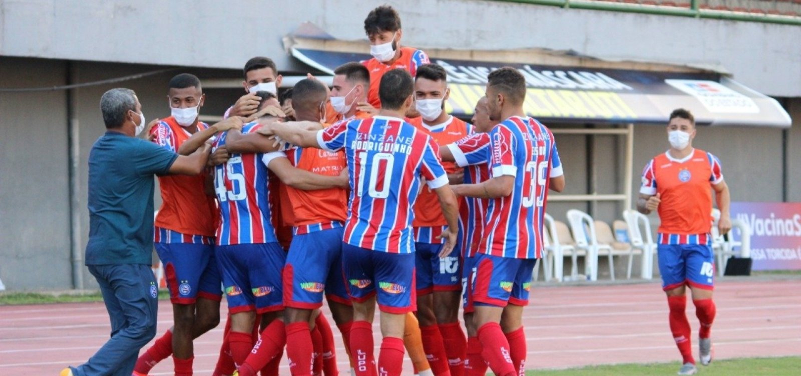 Bahia goleia o Sport por 4 a 0 e assume liderança do Grupo A do Nordestão