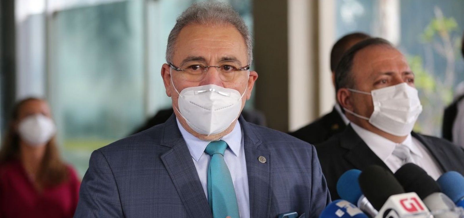 Em meio à troca de ministro, secretários dizem que não há 'absolutamente ninguém' na Saúde