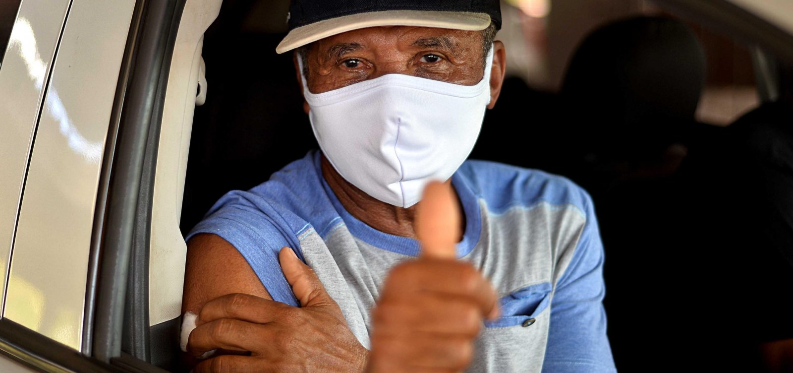 Vacinação de idosos com 68 anos ou mais começa nesta sexta em Salvador; confira cronograma