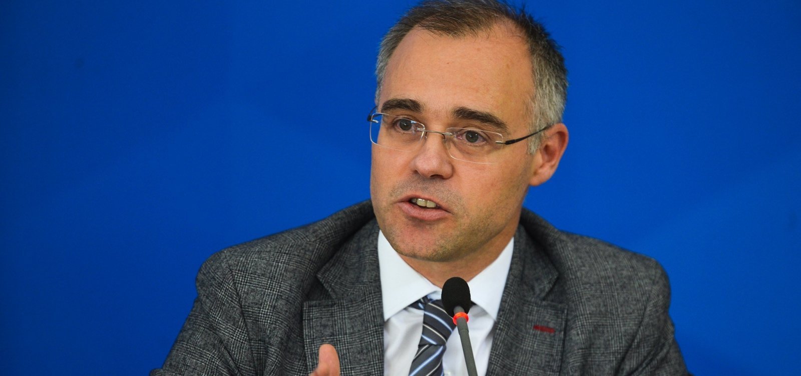 Bolsonaro demite AGU, André Mendonça deixa a Justiça e volta para pasta